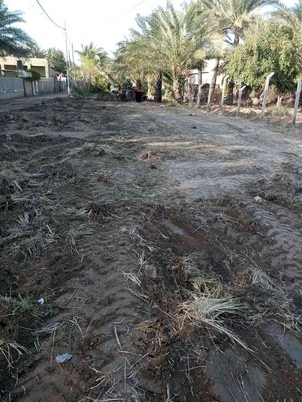 السلام عليكم قطعه ارض للبيع طابو صرف بستان  مساحه 465متر بمحريجه عل شط موجود بيه كافة الخدمات عل تبليط مباشر مي +كهرباء+ اناره+ انترنيت ضوئي للاستفسار اتصل عل ارقام 
***********
