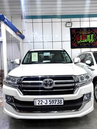 لاندكروزر • ٢٠٢٠ • ٨٠ الف