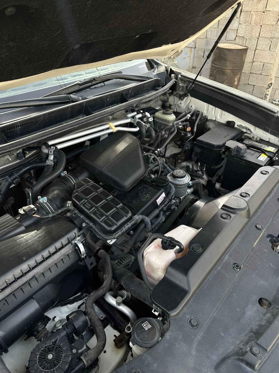 السلام عليكم 
برادو 2014 خليجي
مكفولة من الصبغ والبارد جديدة السيارة 
4 سلندر محرك 2700 
رقم بغداد الدولي الجديد 
ادامة كاملة نانو سيراميك 
تحديث الداخل درگة لاندكروز 2022 
شاشة لكزز كبيرة 
كامرة خلفية 
داش كام مربوط بالشاشة الامامية 
بك لايت اسود 2022
السيارة استخدام شخصي جديدة جديدة 
الصدر جديد وكامل 
تخم تاير جديد 
السعر : 285 ورقة 
مكان السيارة الكوت مركز المدينة 
الاتصال :- ***********
