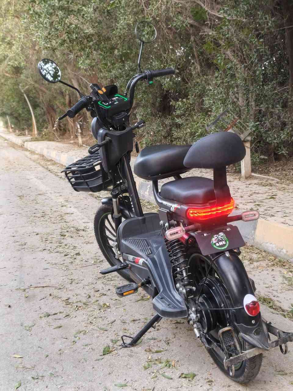 سلام عليكم
باسكل شحن للبيع فقط
شركة AHE معروفة تقريبا صاله ٤ اشهر من اشتريته المكاتبة موجودة ٥ بطاريات كبار اشاير هورن ٤ نمر عالي ناصي جك صفح سرعة ٩٩ بلوتوث ستاند موبايل + شاحن مري جانبية بصمات ٢ تشغيل عن بعد ٤ دبلات خلفية و ٢ اماميات. 
سعر ٤٠٠ مكاني نجف حي ميسان


**إذا كنت صاحب هذا الإعلان وتريد حذفه لأي سبب، رجاءا أرسل رسالة إلى الدعم الفني**