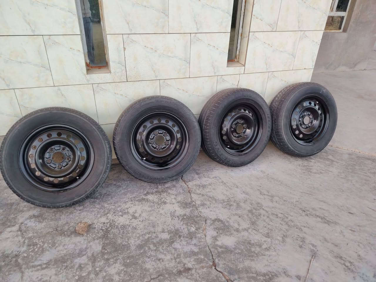 للبيع السعر ب 200 قياس 15 موجود على النت و على الواتساب ***********
