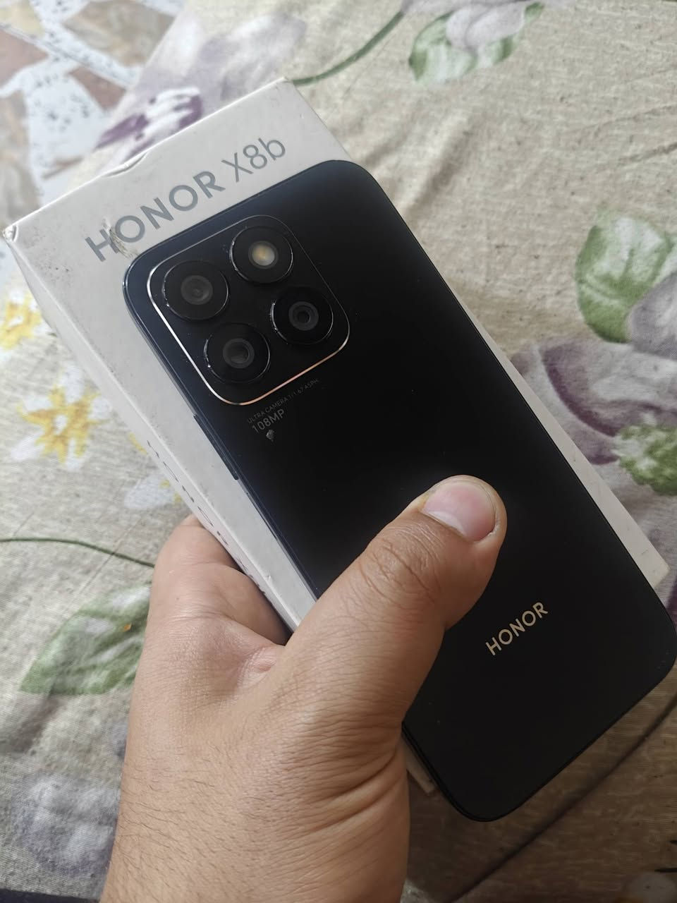 السلام عليكم هونر x8b 
✅الذاكرة (512GB)
✅الرام (8+8)¹⁶
✅المعالج  (Snapdragon 680)
✅الشاشة اموليد مع سطوع (2000) شمعة
✅الكاميرا الخلفية (108+5+2) &الامامية (50MB)
✅البطارية بسعة (4500) مللي امبير 
✅ يدعم الشحن السريع بقوه (33) واط 
✅السعر150
عنواني بغداد الشعب 

ملاحضة الجهاز البصمه مالته واكعه والدكمه التشغيل تشكل بس طبيعي استخدامه يطفى ويشتغل عن طريق المس
للاستفسار ***********
