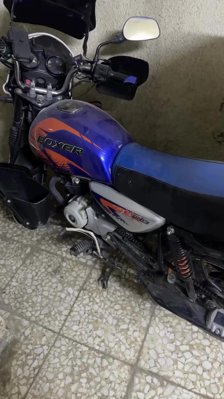 سلام عليكم
شباب بوكسر 2023
الدراجه مكفوله وخير من الله 
وشوفت عينكم كاتله التراب 
وقبل سبوعين بدل دهن يورو وفوله ١٠ لترات بانزين وحته وكتان مال منضف حتراق بيه وفلاتر جديده يعني كبل لشارع وطلع الشغل رايده ب ٢٥٠٠ وبيه مجال حك الجيه الدراجه بسمي ماعليه  غرامات  تحويل ثاني يوم مكاني بغداد البلديات وهاذه رقمي ***********
