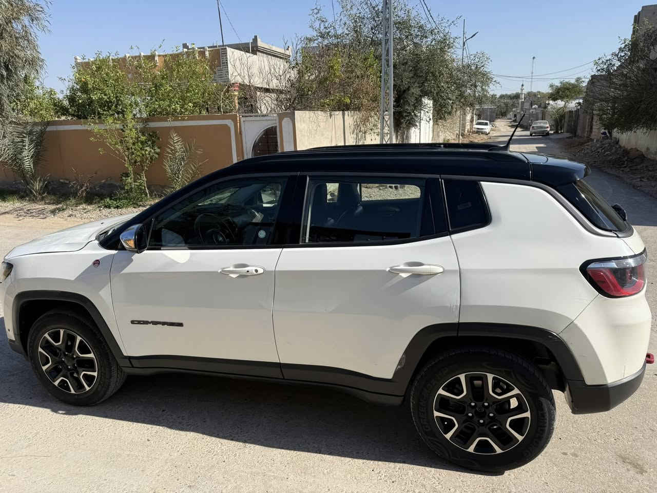 ما شاء الله توكلت على الله
للبيع سياره جيب كومباس موديل ٢٠٢٠ مواصفات سياره بسمي تبريد تدفأ شغالات تخم تاير جديد صدر جديد محرك وكير شرط كفاله تحكم استيرن بصمه شاشه داخليه كامره خلفيه  منضومه زنون شمسي الكشنات جلد السياره نضيفه مال جناي بيع او مراوس حسب القناعه    السعر ١٣٠ وبيهه مجال رقم *********** اسيا ***********
