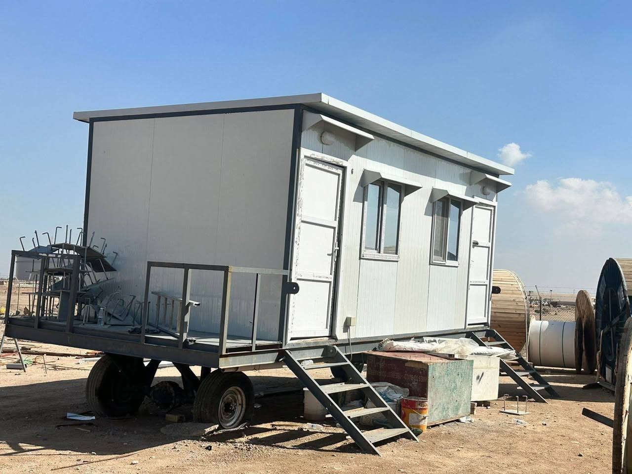 كرفان  بي غرفتين 3*3 مع سبالت ٢ جدد كرفان عربانه مع مواد /20/   امبير عنوان بصره برجسيه سعر /55/ ورقه رقم هاتف  *********** البصرة, العراق
