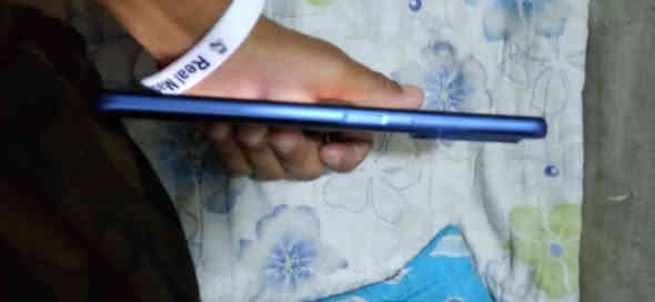 السلام عليكم موبايل للبيع 150وبي مجال بس ما بي ملحقات  لا شاحنه لا كارتونه بس الكفر ويا للستفسار ***********/***********
