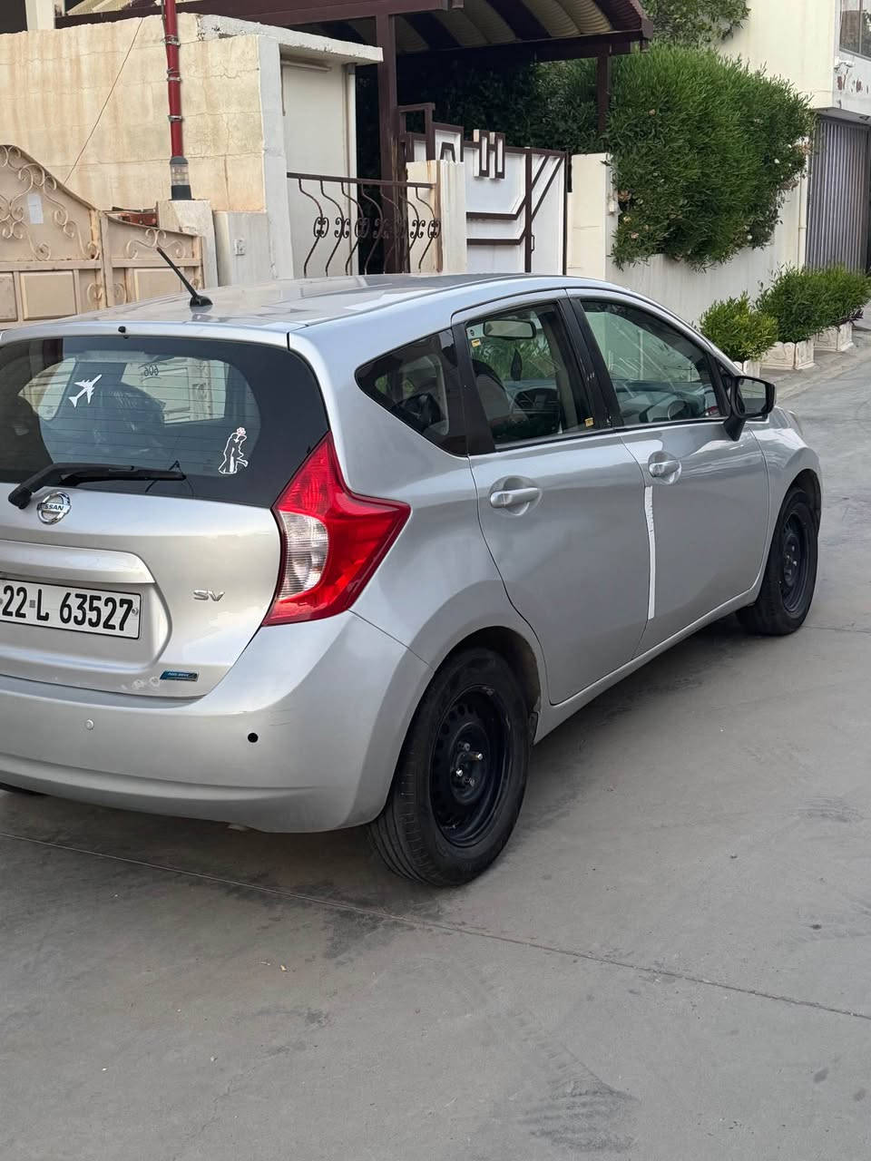 Nissan versa 2015 SV
رەنگی سلفەر ، ڕەقەم هەولێر ، گێر ئۆتۆماتیک شاشە و کامیرا و حەساس گێر و مەکینە بەشەرت نەکراوەتەوە بە ناوی خۆمەوەیە تا ٢٠٣٠ دەفتەری بانزینی شەرتی تەحویل و غەڕامە ٤ تایەی تازەی لە ژێرە هەیە ٤ پارچەی هەیە بێناو سعری ٧٦ و مەجال سەیارەکە لە کەرکووکە
*********** كركوك, العراق
