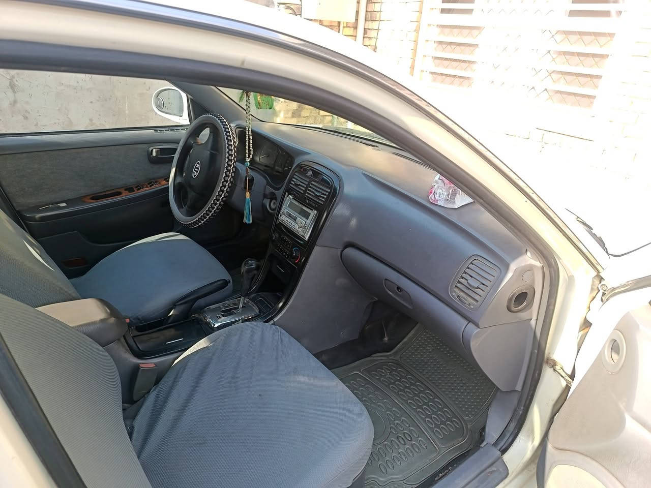 السلام عليكم اوبتيما ٢٠٠٥مينه٢٠٠٠رقم بابل حداديه تبريد جاهزه رقم دولي السياره مصبوغه السعر ٦٢ بيها مجال قليل مكان الدوانيه قضاء ال بدير ***********
