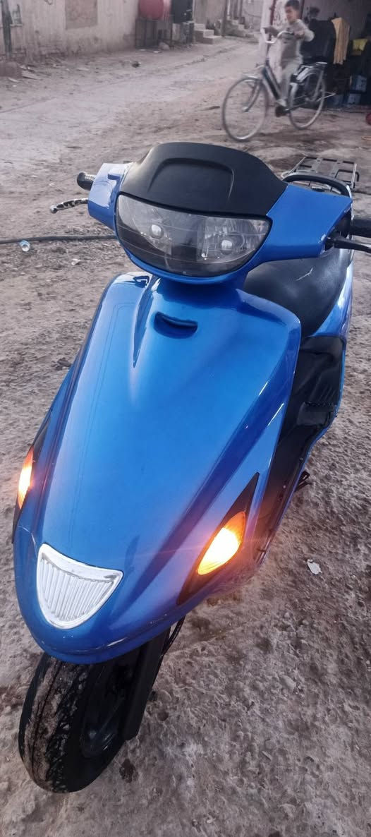 دراجه فراشه فحل للبيع دراجه كل نقص ما بيها محرك ما مفتوح على الفحص كهربائيات كلها شغاله على الفحص السعر *********** 500 وبيها مجال
