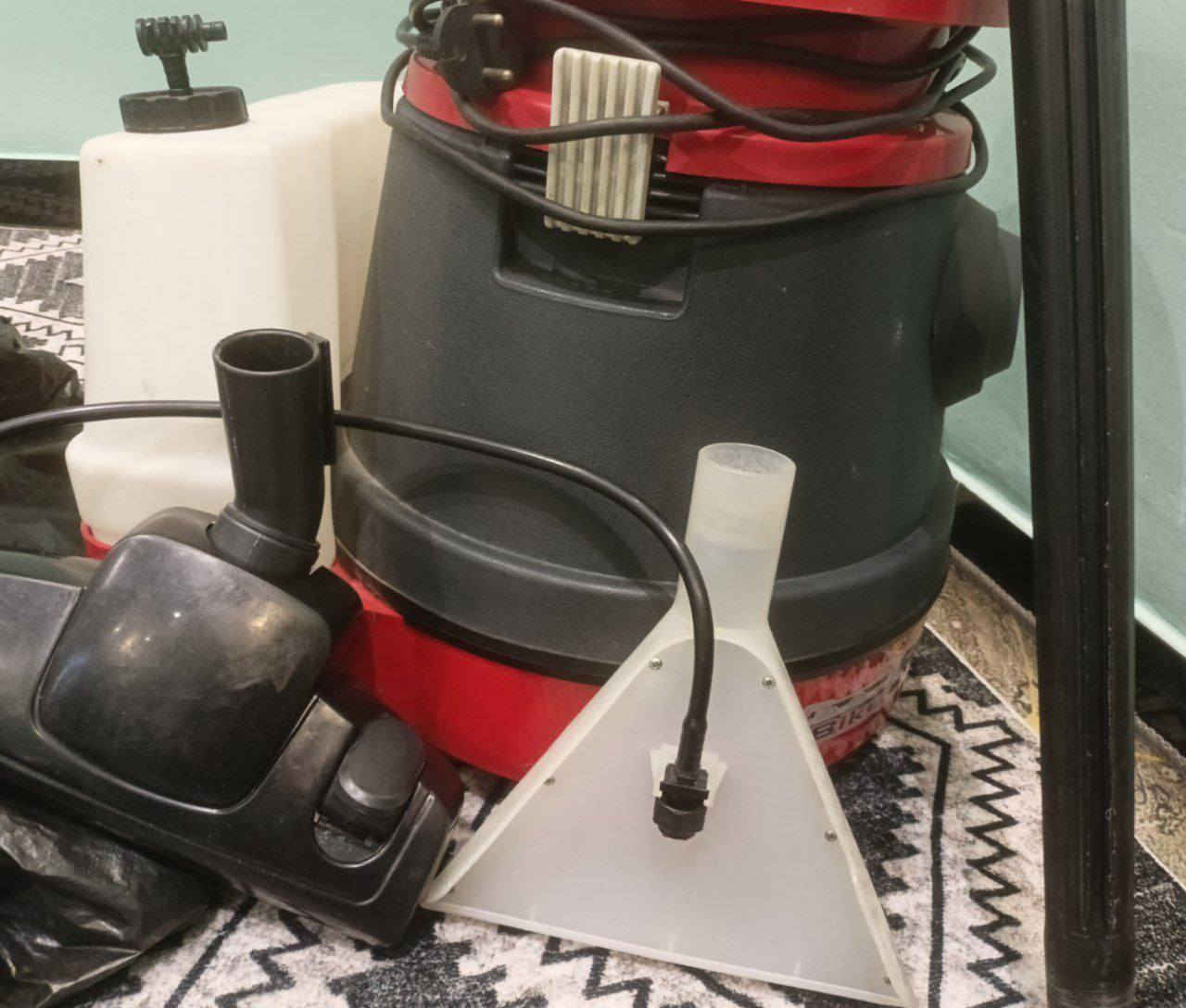 مكنسة كهربائية نوع فانتوم (Fantom) مخصصة لغسل وتنشيف السجاد والمفروشات .. تتميز بقدرة عالية على غسل وتنشيف السجاد الكاربت والقنفات تحتوي على خزانين منفصلين واحد للماء النظيف وسائل التنظيف والآخر للمياه المتسخة تمتاز بقوة عالية وتصميم عملي مزود بعجلات لسهولة الحركة مع واير طويل و كافة الملحقات 
السعر ٩٠ قابل للتفاوض للإستفسار إتصل ع الرقم ( *********** )
