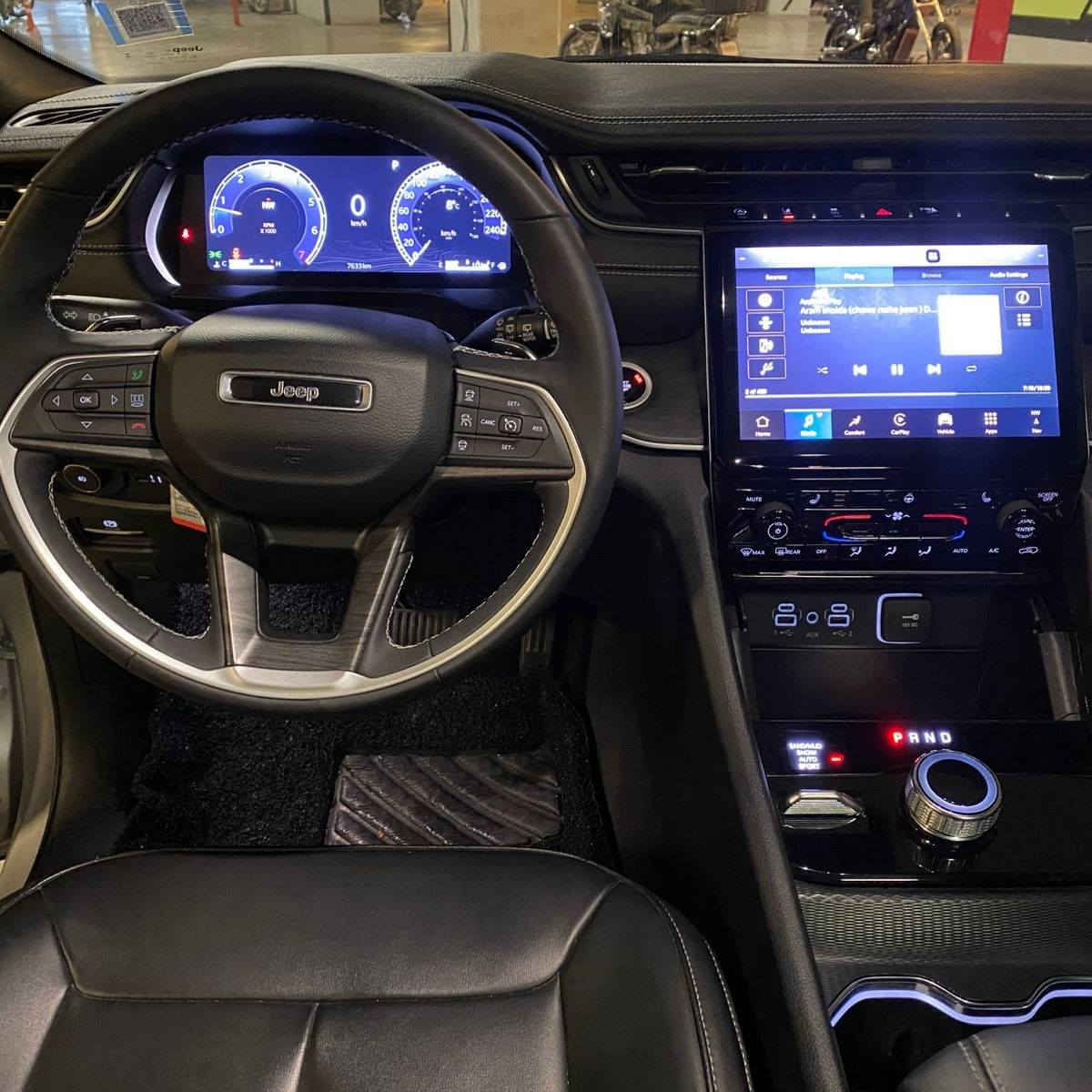 جيب گراند چيروكي لارج  L2024 بلاك توپ
مواصه فات ليمتيد
ته نها ٤٠٠٠ ميل روشتوه 
پانوراما
ليدي پيش و دوا 
راداري 360
كاميره 
كوشن vip
كوشني پيشو دوا هيته ر 
٢ به سمه 
ره قه م سه نه وي تازه يه 
يه ك چه مه له خي دوا بوياخه بي نا گرتن بي ئيرباگ
صندوق جه گ 4x4

سـعـر : لە کۆمێنت داوابکە ڕاستەوخۆ بۆت دێت 📥 

گێر و مەکیەنەی بەشەرت 
هیچ کێشەیەکی تێدا نییە 

ژمارەی خاوەنەکەی 
***********
