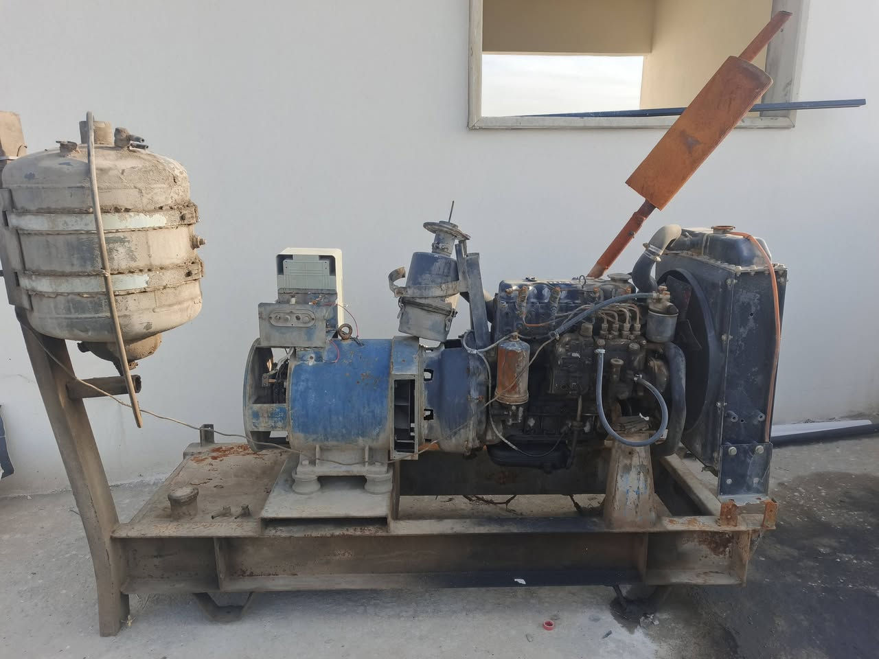 السلام عليكم مولد لل بيع 70 امبير يحتاجلها تعديلات بسيطه شراي تعال خاص او اتصل عل الرقم ***********
