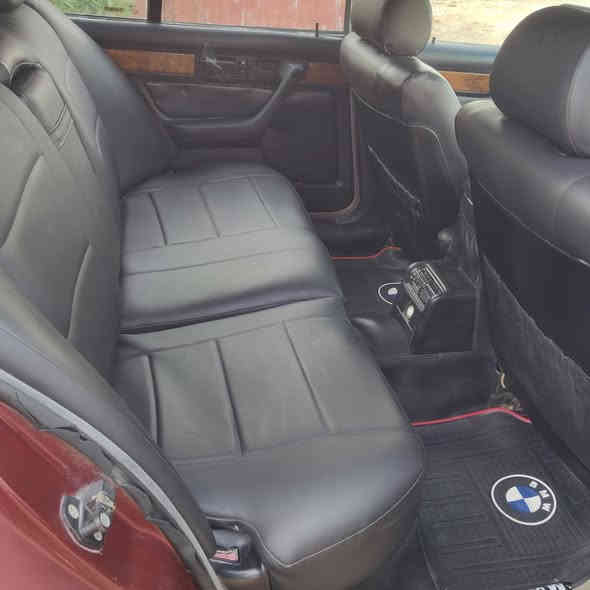 535 للبيع موديل 92 سياره خير من الله تبريد .فتحه . كهربائيات كله شغال . بيه مكينه 525 مسكر عدل دبل فانوس مكان السياره واسط .*********** واتساب
