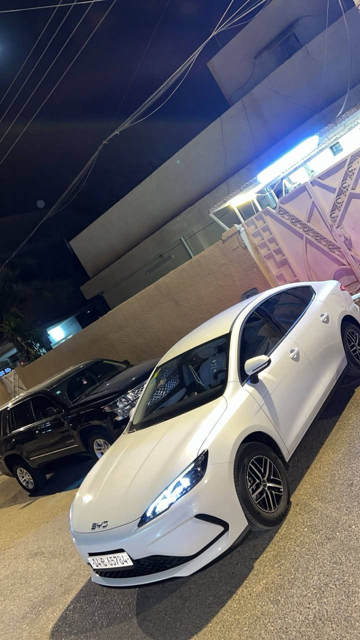 سلام ؏ـليكم   بي واي دي سيل ٥  السيارة كفالة عامة من كلشي ام الويل كب داخل ابيض جلد رقم بصرة بأسمي ماشي ٤٠٠٠ 
ب ١٢٤ وبيها مجال بسيط 
للاستفسار 
***********
ما متواجد ع الفيس 🤍
