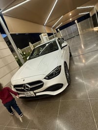 مارسيدس c300 موديل 22 وارد أمريكي حادثها صندوق فقط ضربه وصبغ بسيط بيه ...