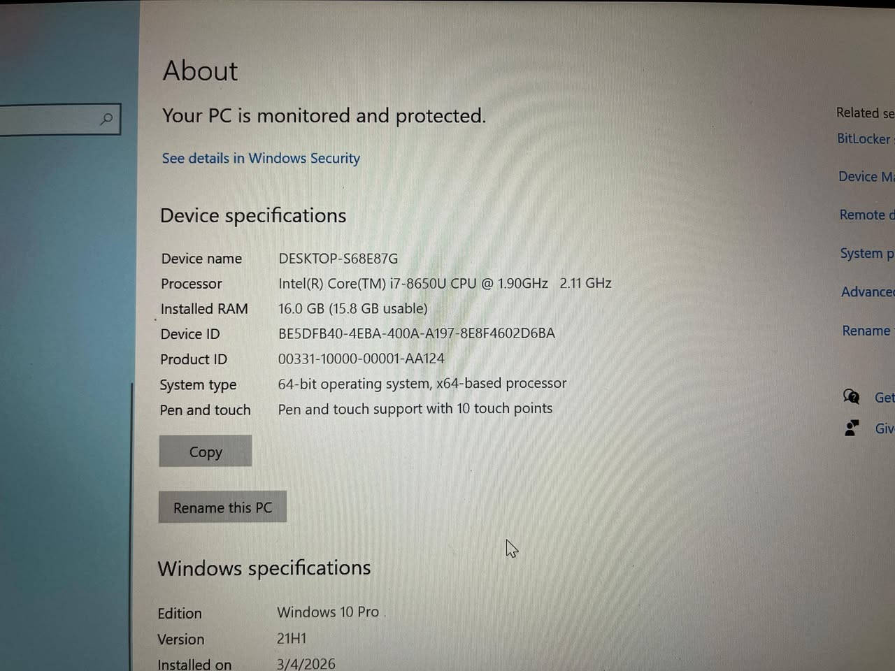 � لابتوب HP EliteBook x360 1030 G3 للبيع – نسخة قوية
جهاز بزنس أصلي من HP، قوي، خفيف، ويدعم اللمس 360°، مناسب للجامعة، الشغل، والإنترنت.

🔥 المواصفات والمميزات:

 • المعالج: Intel Core i7‑8650U (جيل 8، سريع للمهام الثقيلة)
 • الرام: 16GB لتعدد المهام بسلاسة
 • الخزن: SSD سريع (256/512GB) للتشغيل الفوري للويندوز والبرامج
 • الشاشة: 13.3 إنج Full HD لمس مع 10 نقاط لمس
 • 360° تحويل الشاشة لتستعمله كـ تابلت
 • بصمة Fingerprint لفتح الجهاز بسرعة وأمان
 • كيبورد بإضاءة للعمل بالليل
 • صوت Bang & Olufsen عالي ونقي
 • كاميرا HD للمكالمات والدراسة
 • منافذ: USB‑A + HDMI + Type‑C Thunderbolt
 • واي فاي سريع + بلوتوث
 • هيكل ألمنيوم قوي وخفيف، الوزن حوالي 1.25 كغم فقط

✅ مميزات إضافية:
✔ سريع جداً بفضل SSD + i7
✔ مثالي للطلاب والجامعة
✔ مناسب للأوفيس، الإنترنت، وحتى الألعاب الخفيفة

📍 الحالة: نظيف جداً ويعمل بكفاءة
🔌 الشاحن الأصلي موجود

💰 السعر: 500,000 دينار
المكان بغداد

📩 للتواصل خاص او***********
