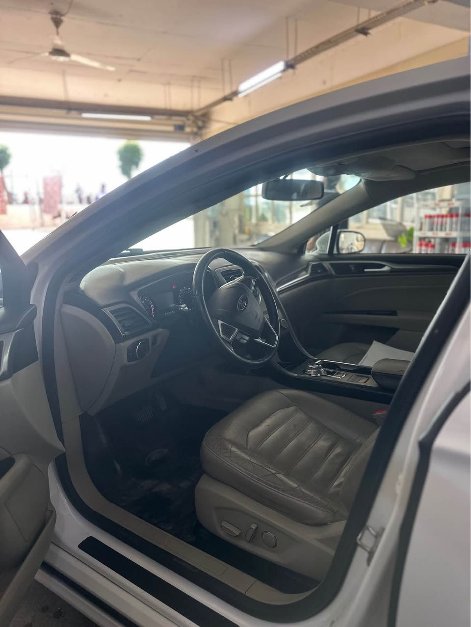 Ford fusion 2017
فول مواسەفات بێدەعم و لێدراوی و بێ بۆیاخ هەموو گیانی بە شەرت سەنەوی تا ٢٠٣١ تازەیە بە ناوی خۆمەوەیە 
0771 949 9598 السليمانية, العراق
