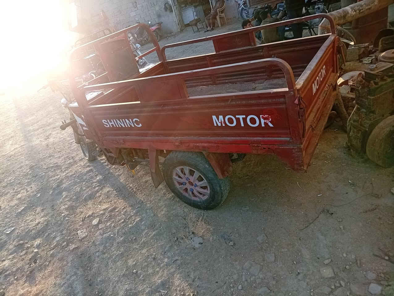 للبيع مديل 13رقم وسنويه مكفوله السعرمليون وميه وبيها مجال اتصل ودلل ***********
