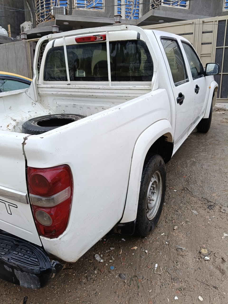 سلام عليكم كلرادو للبيع مال مزاد سياره كير مكينه جدد محرك بلادي سعره 60 وبيه مجال باقي تفاصل عل رقم ***********
