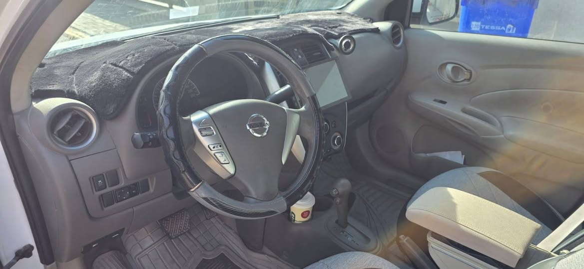 نيسان سني هندي موديل٢٠٢٢ السياره ماشيه ٥٠ الف على وضع الشركه كلشي ما مبدل بيها حته الدسكات على البلاد 
بيها تبديل باب السايق انضرب بالدراجه و شديت ابيض *********** بغداد, العراق
