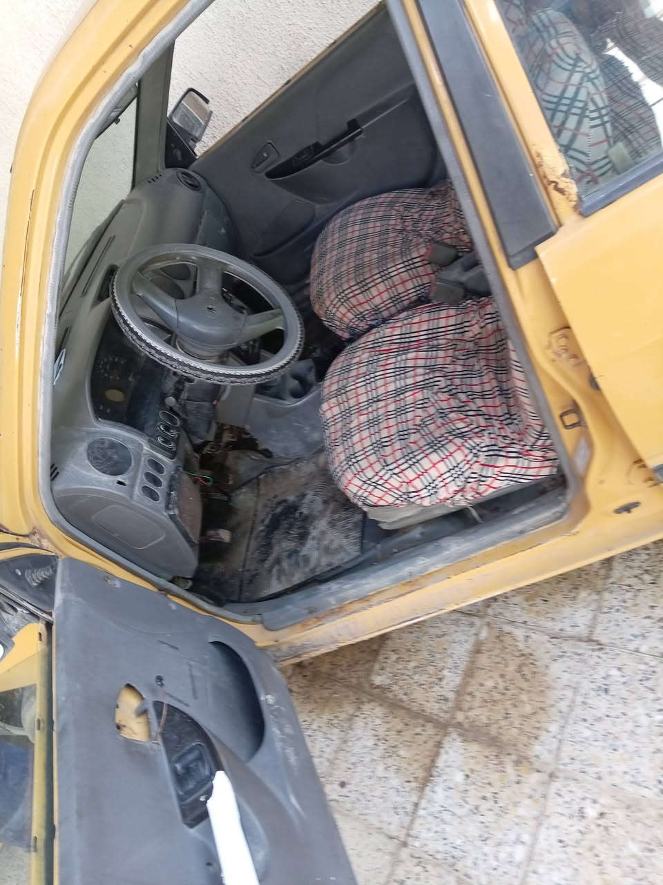 السلام عليكم سايبه ٢٠١١ رقم ميسان سنويه كرتونيه راعي ماندله اتكفل سرقه وعشاير كير مكفول تخم تاير جديد مكينه تبخير ابيعك كايمه بس تمشي هي السعر ٧ اورق مكاني بابل الاتصال ***********
