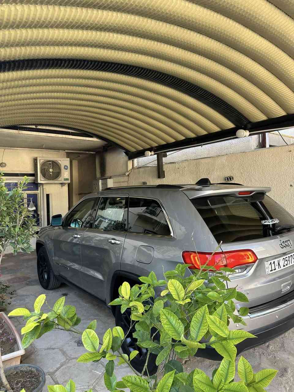سلام عليكم جيب 2019 لمتد 
فول عدا الفتحة امريكي حادث سطحي بدون دواخل بدون ايرباك السيارة جديدة خير من الله بيها بارد بسيطة السيارة عليها ادامة نانو سيراميك السيارة مكينتها بساتم مال 2014 يعني انسه الدوانز ماشية (62) ميل السيارة بأسمي تحويل ثاني يوم 
موقعها بغداد الزعفرانيه 
 
***********
