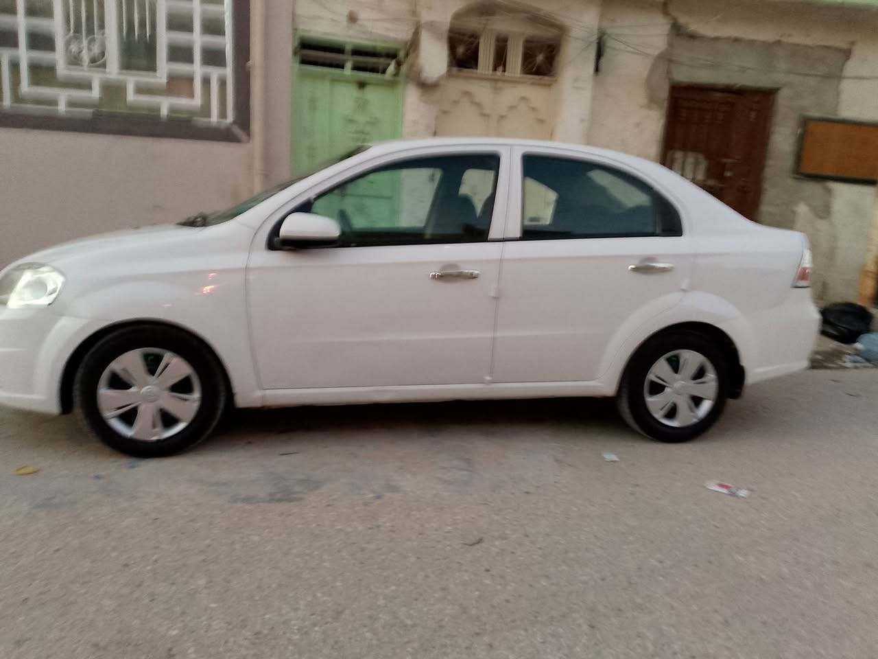 موديل 2011 سياره جهازه 
بيها جامغلات 2 وجنطه تبديل
تبريد شغال ***********
68 وبيها مجال
