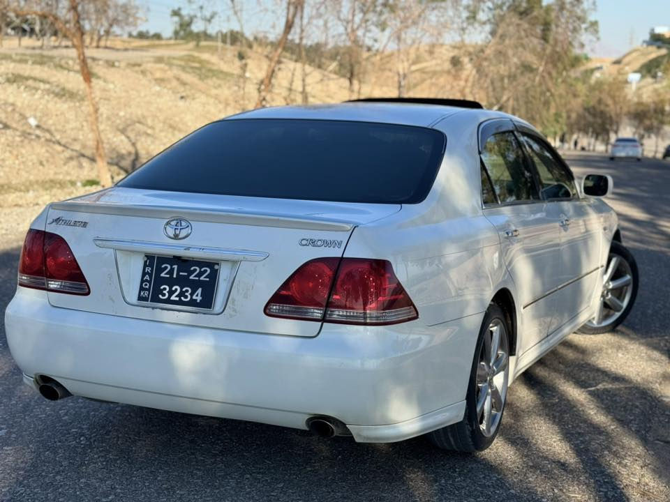 شاهینە مووس.
سپۆڕت
182  بێ دووکەڵ.
ناو کرێمی .
ساج سوور .
٣ دووگمە .
بەس شووێن مووسەکانی بۆیاخە  .
ویل دنگە  .
سووکان کارەبا .
کووشن کارەبا .
مەجمووعە سووکانی لێکزس .
تەقەو ڕەقەی نییە .
سەقفی زۆر جوانە .
سەیارەکە چاڵوو شووختی نییە .
ووردەی نییە .
ساردوو گەرمی بەسراوە .
برێکی بەسراوە .
کامل مەسرەف کراوە .
دەعموو لێ دراوی نییە .
بوياخي اوروپاشي نيه به شەررتي سونەر .
*********** 

ناونيشان كلار
