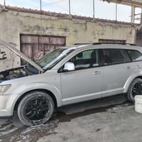 للبيع موديل 2012 اربعه سلندر سبعه راكب تبريد ثلاث قطع 07801544210