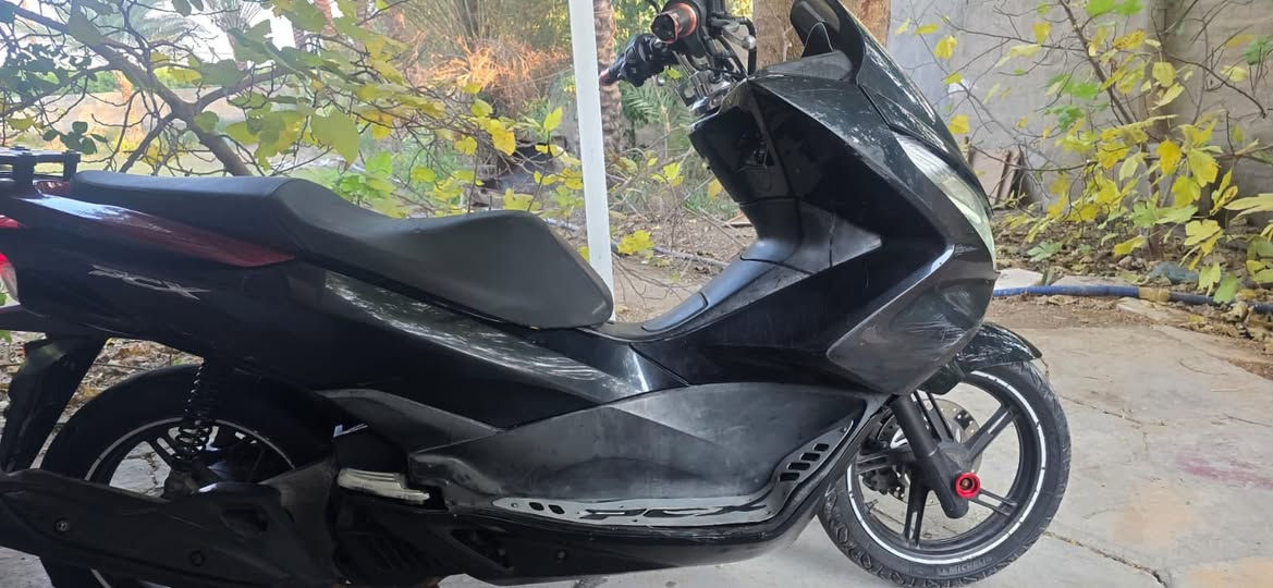 بي سي اكس جيل الثاني موديل ١٨
دراجه ناعمه (مامفتوحه) بيها ملاحضات بسيطه كلش سعره 1500 وبيها مجال  
العنوان بغداد  البياع الشرطه الرابعه
رقم ***********
