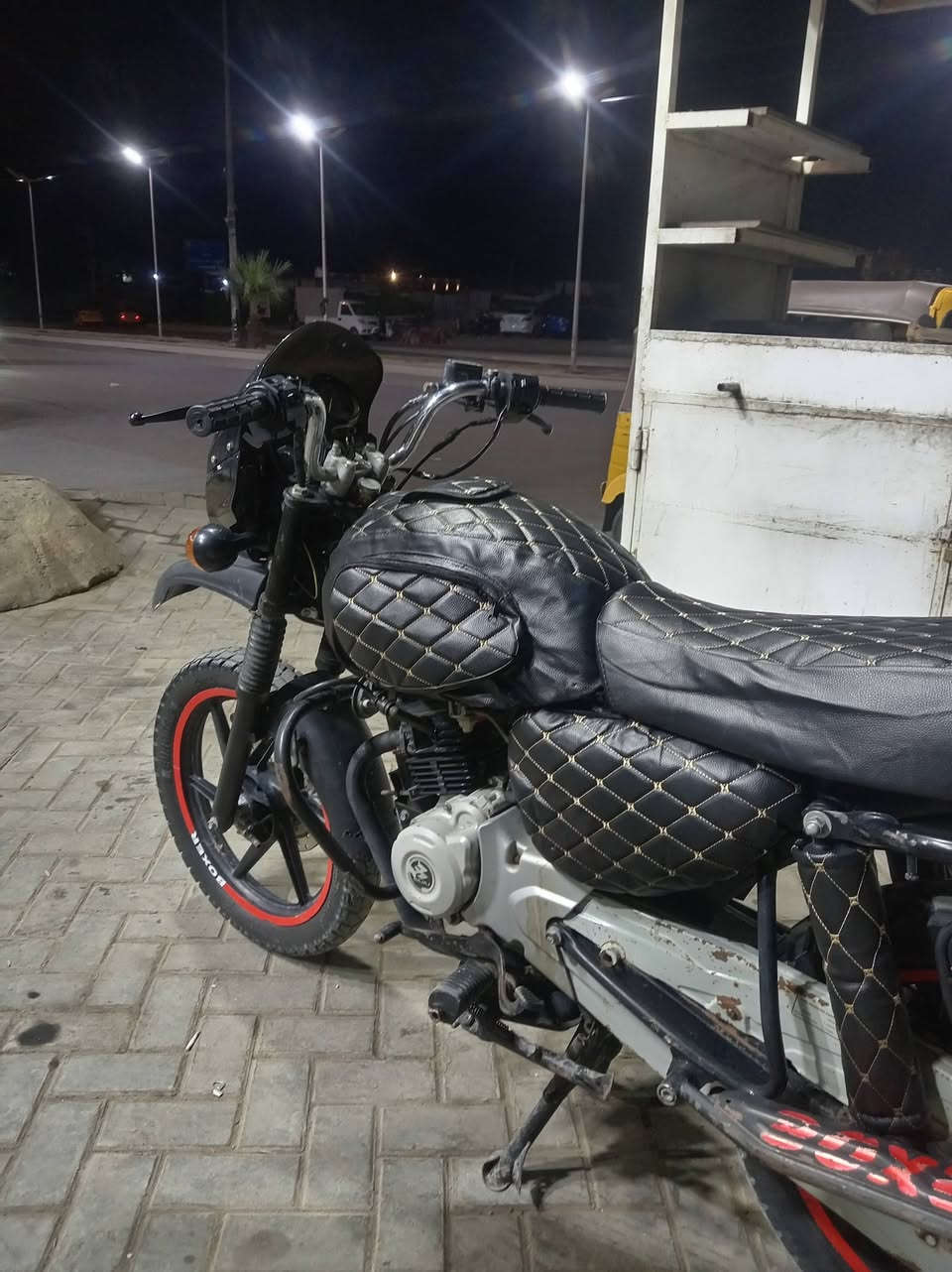 سلام عليكم شباب دراجه بوكسر مديد 23 جبلي دراجة خير من الله وصوت عبالك شحن سلف هندر بكل وكت ذاراجه مامفتوحه جيب فيتر وتعال إذا متوحه تأخذه بلاش دراجه مال منتسب للدوام لبيت مامشتغه أوراقه ضايعه اكفلك سرقه عشاير سعر داجه 800بيهة مجال قليل عنواني بغداد مدينة الصدر واتساب ***********
