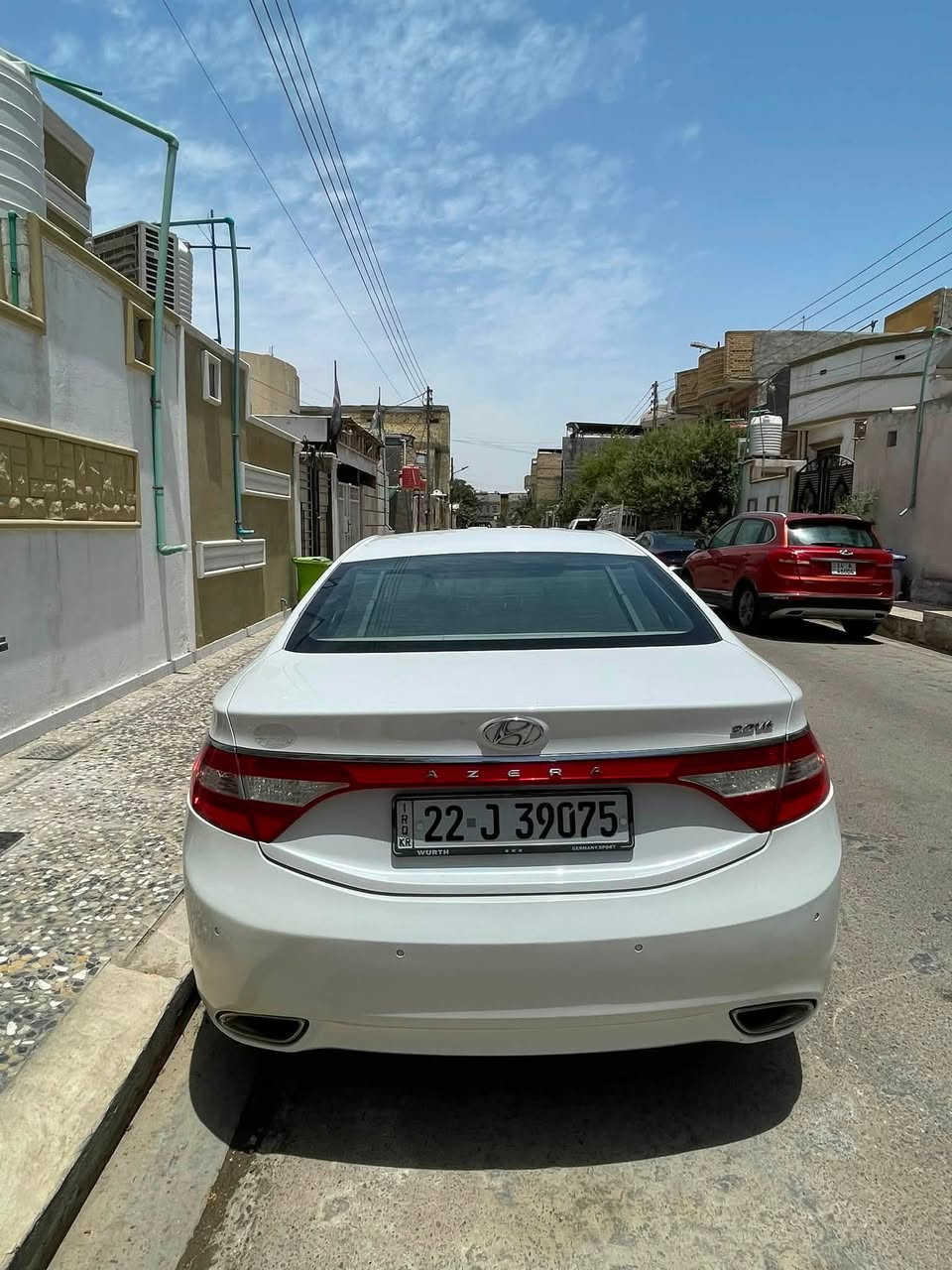 السعر ١٢٥
هيونداي ازيرا ٢٠١٥ خليجي 
رقم اربيل مجدد للـ٢٠٣٠ الرقم الجديد 
مكفوله من الضربه و الصبغ بيها فقط دحجه بالباب مال الراكب و الدعاميات مصبوغه  
محرك ٦ سلندر ٣٠٠٠ دوش
باسم كردي شرط الوكاله و التحويل 
مكاني بصرة حي المهندسين 
رقمي ***********

