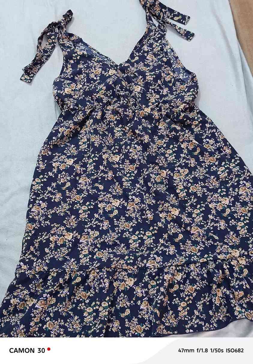 فستان كشكش مورد لاستيك من الخصر قياس L سعره 7000الف 
جديد شي ان


**إذا كنت صاحب هذا الإعلان وتريد حذفه لأي سبب، رجاءا أرسل رسالة إلى الدعم الفني**