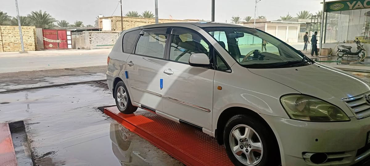 السلام عليكم ابصم للبيع مديل 2001 بسمي رقم انكليزي هزه جديده توويل اصل استخدام شخصي السياره خيرمن الله شاشه كامره /*********** /*********** واتساب موجود السعر 120 بي مجال وانه خادم للطيبين
