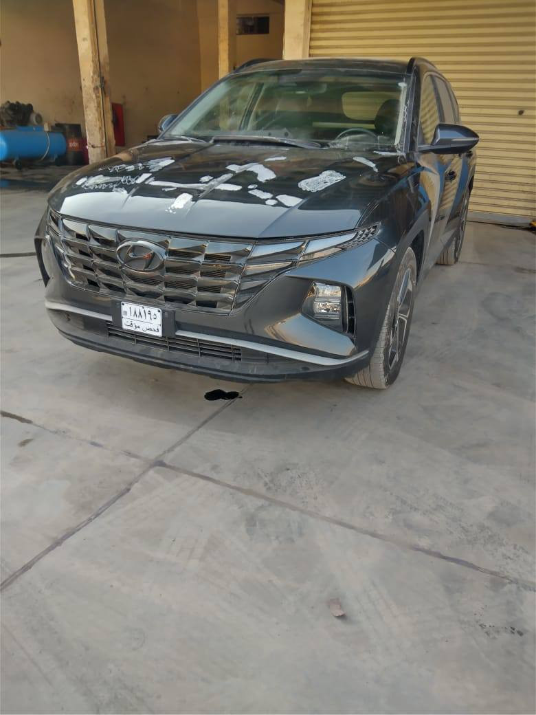 هوند توسان
فول مواصفات 
اللون ڤيراني
داخل اسود +جلد 
تحكمات لمس
تبريد قطعتين
ثلاث انضمه 
محرك 2500 طاحونه
4ــسلندر
وباقي المواصفات المعروفه

الاستفسارات الاتصال على الرقم ***********
