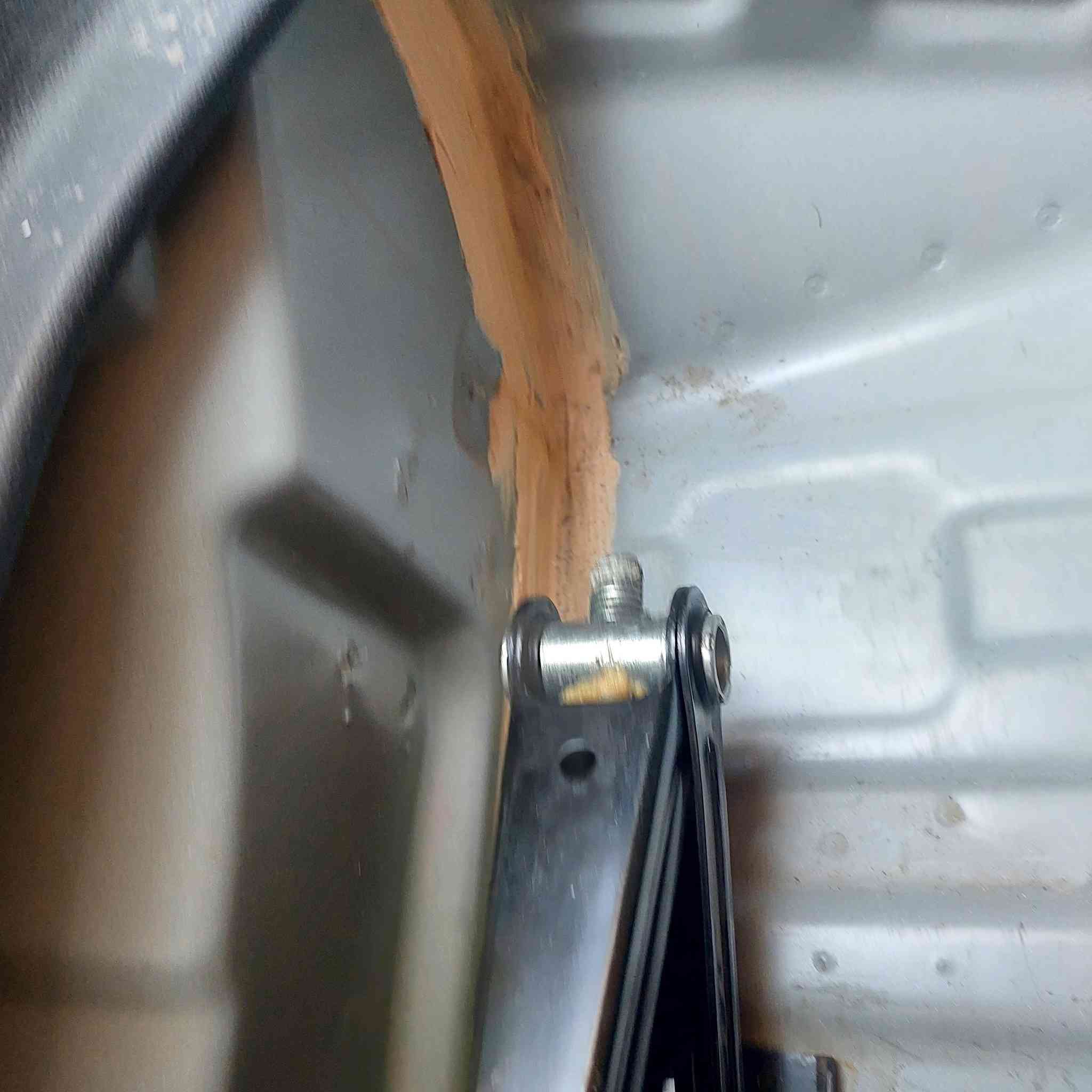 موديل 19 بيه بس الطخة الخلفية المضحة بالصورة والباقي كفالة معروضة 105 وبيه مجال عنوان بغداد الحرية هاتف ***********
