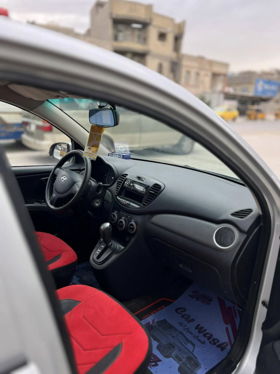 خليجي 2015 i10
بيهة بارد بدون صبغ مكانات 
محرك كير صدر تبريد كلة شغال 
ماشية 70 الف كيلو / م
مكان السيارة بغداد المشتل 
سعر 72 ورقة 
***********
