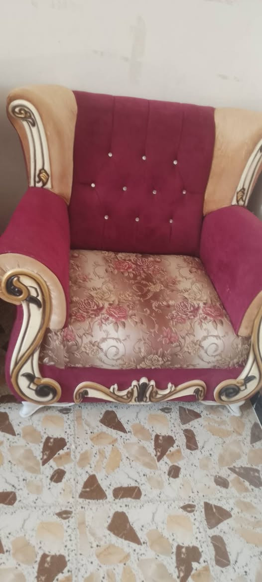 تخم قنفات 2كبار 2 مقعد واحد للبيع السعر 100وبيهن مجال بس وحدة بيه ضرر مكان الفلوجة حي الجولان


**إذا كنت صاحب هذا الإعلان وتريد حذفه لأي سبب، رجاءا أرسل رسالة إلى الدعم الفني**