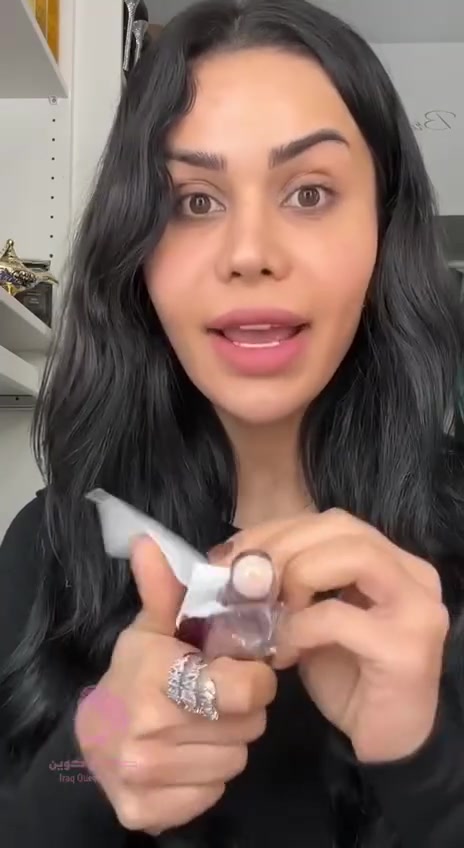 كونسيلر ميبيلين المستورد . 💗Maybeline concealer💗
#الامريكي #الاصلي💯
خافي عيوب سائل بتركيبة مُركزة ولون واضح ..
يحتوي على مواد اخرى تساعد في علاج انتفاخات ماحول العين
العلبة بلاستيكية بحجم صغير مُصممة بحيث تقدرين تحركي الرأس بشكل دائري (لف) لاستخراج المنتج وتوزيعه من خلال الكُرة الإسفنجية على البشرة ..
✅ سعر مناسب
✅ قوامه خفيف
✅ تغطيته عاليه
✅ يضيء ماتحت العين وممكن استخدامه ك (هايلايتر)

طريقة الاستخدام :〽️
✨ ضعي مرطب ترطيبه عالي (برايمر او سيروم) تحت العين عن طريق الطبطبة بالاصبع
✨ ضعي الكونسيلر بعد و وزعيه عن طريق الطبطبة سواءً باليد أو بأسفنجة البيوتي بلندر أو فرشة كابوكي بشكل متساوي
وبعدها يتثبت ببودرة .🌟
جداً جميل للإستخدام اليومي خصوصاً بالصباح، يعطي مظهر طبيعي وسهل دمجه وتوزيعة سواءً باليد أو بالأسفنجة أو بالفرشة.⚡️
الالوان ٣ للسمرة وللحنطية وللبيضة 
المنشأ امريكي 🇺🇸 
السعر 
🚘يوجد خدمة توصيل لجميع محافظات العراق ٤ الاف 🚘


**إذا كنت صاحب هذا الإعلان وتريد حذفه لأي سبب، رجاءا أرسل رسالة إلى الدعم الفني**