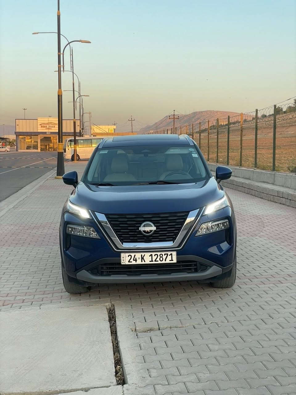 Nissan ROGUE كلين تايتل
نيسان روج 2023 فول موصفات 
3 سلندر 1.5 توربو
1. بانوراما 
2. لون نيلي مميز 
3. كفاله عامه 
4. ماشيه 41 الف كيلومتر
5. صندوق كهرباء 
8. حساسات 360 درجه + كأمره 
9. رادارت جوانب امامي خلفي 
10. بصمه تشغيل و ابواب 5 بصمه 
11. تشغيل عن بعد 
12. داخل لونين
13. كشنات هيتر
14. ستيرن هيتر
15. شاشه جبيره 
16. هند بريك بصمه 
17. اتو هولد 
18. اتو بارك 
19. تحديد مسار 
20. استيران D سبورت 
21. رقم دهوك باسمي تحويل مباشر 
22. مكان السياره زاخو/دهوك
23. الاستفسار *********** 
24. السعر١٧٠ ورقة
