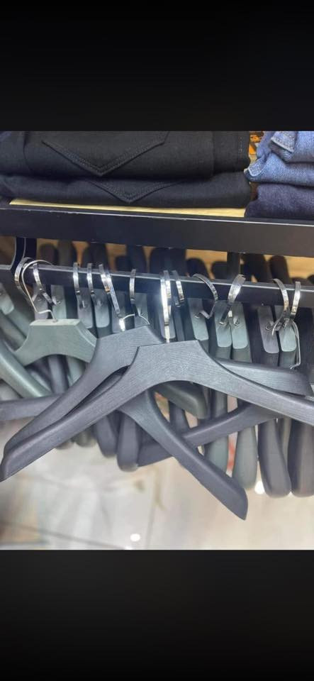 متوفر تعاليك 500 قطعه نضيفات جدا
السعر 3 قطع بالف للاستفسار ***********
