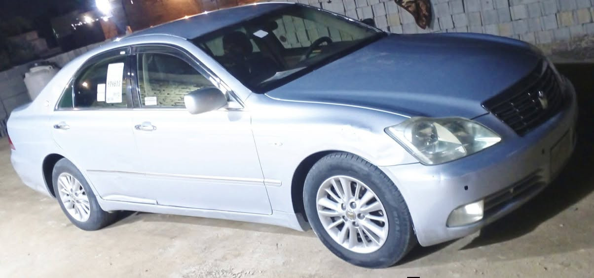 شاهينه ٣دكم بصمه سوده
كصتين قماره جنطه 
تبريد خلفي امامي
تدفئه 
جاهزه كير مكينه مكفولات 
بيه طخه بالباب خلفي الله شاهد سعر باب مالته ٦٥الف بس شويه المكانيه تعبانه ليوم بدلت دهن حديدغ ب٦٠الف
وفلتر
تخم تاير جديد مرقمه شمالي ع شاصي
سعر 31وبيه مجال لشراي لعنوان ذي قار سوق لشيوخ ت***********
