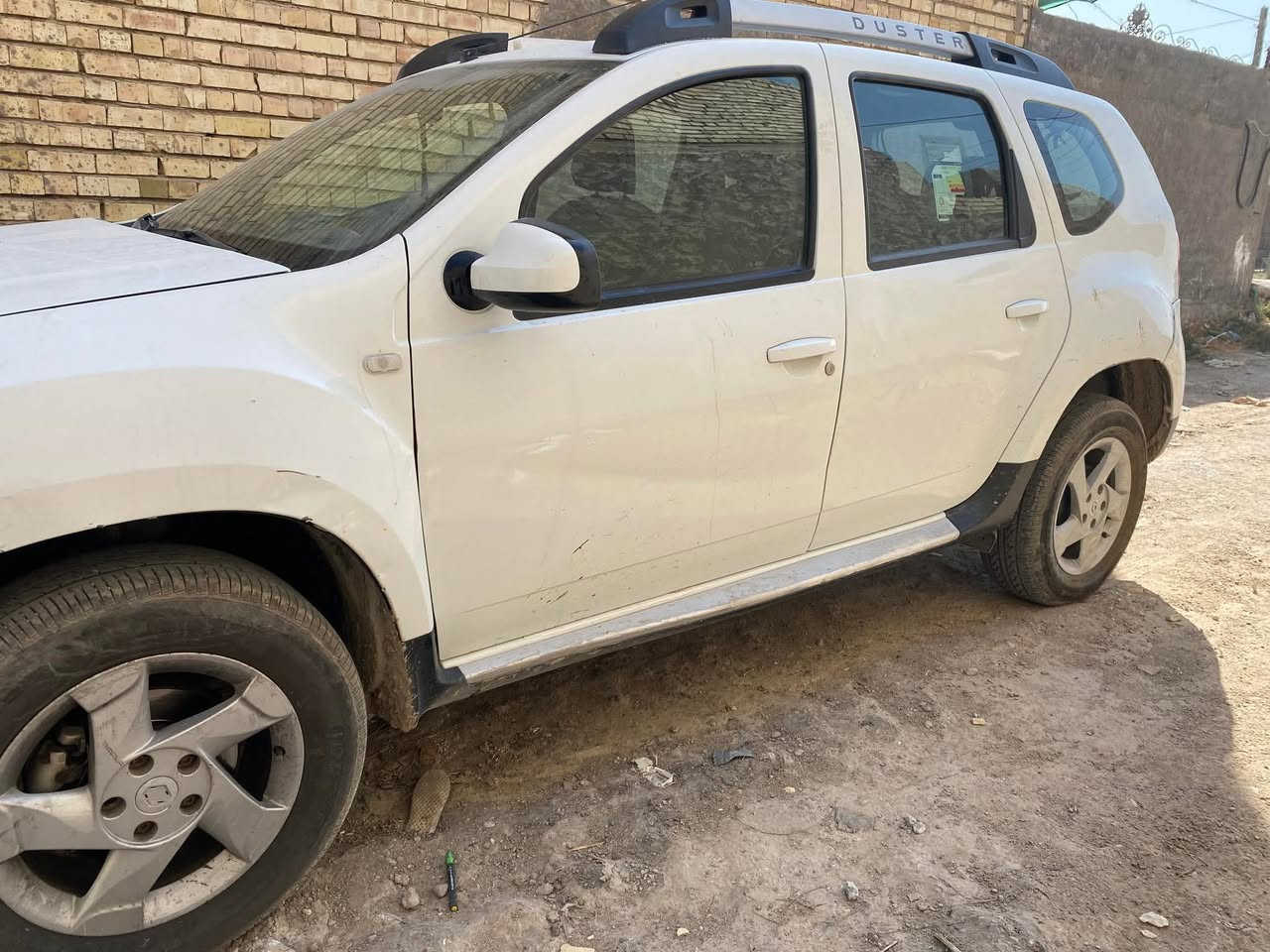 سلام عليكم ورحمه الله
سياره رينو داستر موديل 2018 
سياره مابيها حادث قوي بيها بس طخات خفيفه 
السياره بأسمنه محجوزه مال مصرف 
ملاحظه السياره بيها ولف معلك 
السعر 50 قفل  ***********

العنوان بغداد سبع البور
