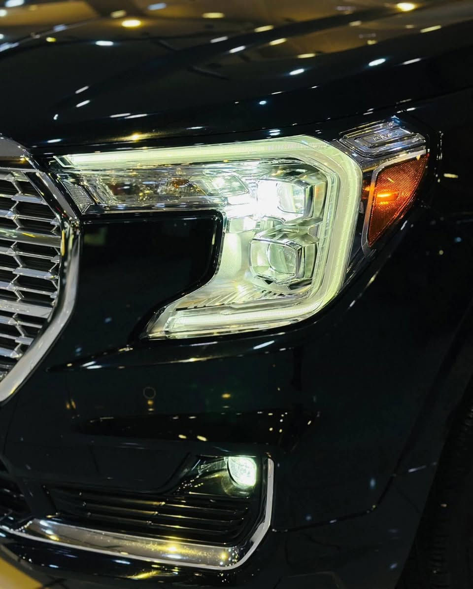 بسم الله ما شاء الله توكلنا على بركة الله.
#اعلان_بيع_سيارة
🔷السيارة : جي ام سي تيران دينالي🔥
🔷سنة الصنع : 2024
🔷اللوحة : بغداد
🔶السعر : 245 ورقة
🔷الضرر : مكفولة من الصبغ فقط تعديل عالبارد في قبق الصندوق والجاملغ الخلفي. (صور الضرر مرفقة بالاعلان)
🔷ضرر الايرباك : بدون ضرر .
🔷رقم الشاصي : 3GKALXEG2RL354763
______________________________________
🔷المواصفات: دينالي 1/1
🔹حجم المحرك 4 سلندر 1500 توربو 
🔹عداد المسافة 9 الف ميل
🔹فور ويل AWD
🔹كاميرات محيطية 360
🔹فتحة سقف بانوراما 
🔹رادار امامي وجانبي وخلفي
🔹تنبيه الخروج عن المسار
🔹حساسات امامي وخلفي
🔹جنطة كهرباء
🔹كراسي جلد 
🔹الكراسي الامامية كهرباء
🔹تبريد وتدفئة الكراسي الامامية
🔹ميموري كرسي السائق
🔹ويل كب حجم 19 انج مع اطارات بحالة جيدة
🔹وضعيات قيادة
🔹لايتات LED بالكامل
🔹شاشه تحكم بالايعازات
🔹تحكم ستيرن جهتين
🔹بصمة ابواب وتشغيل وتشغيل عن بعد
🔹مع باقي المواصفات الاعتيادية
تواصل واتساب 
***********
