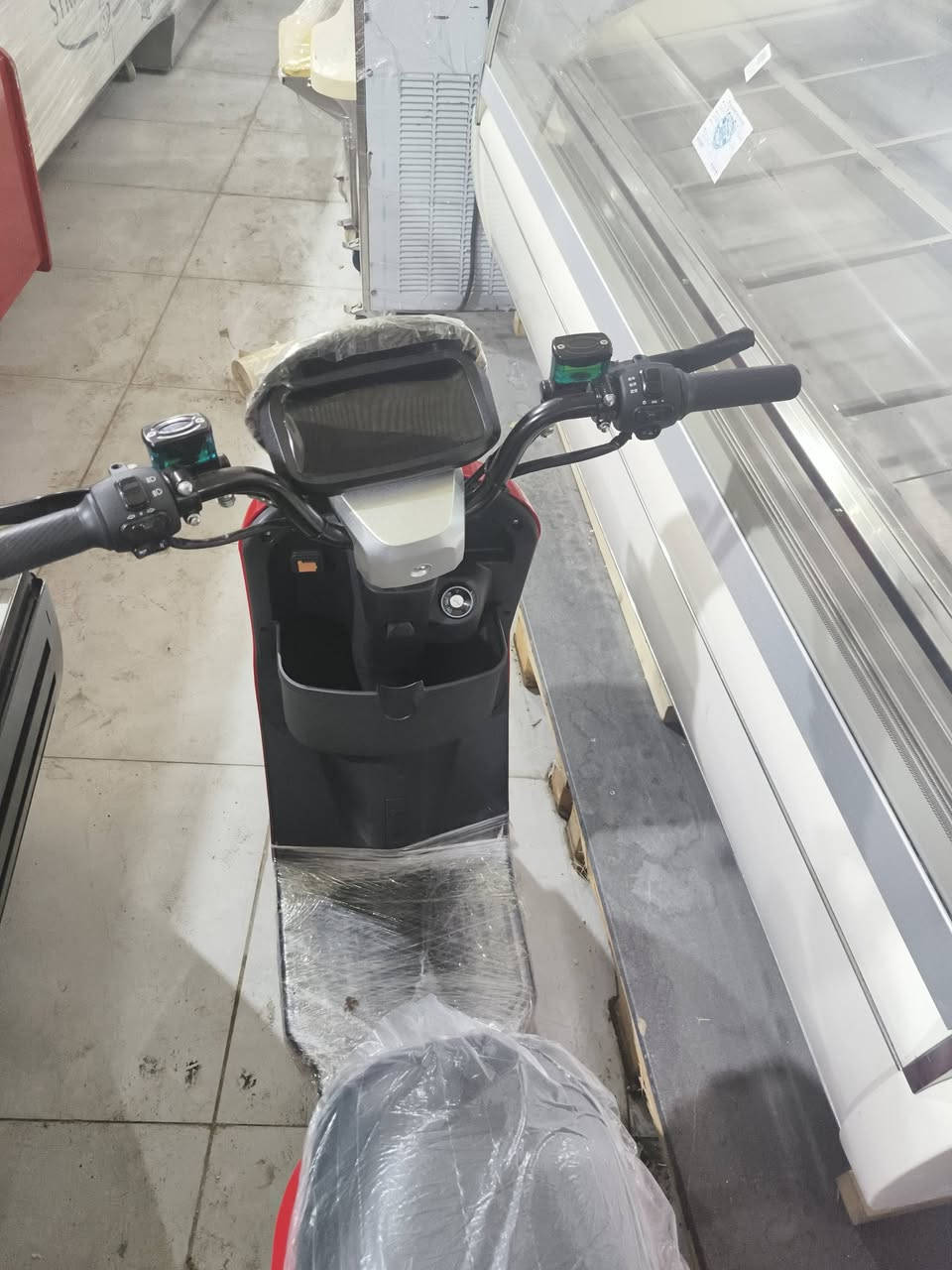 السلام عليكم درجة شحن ار ٩٠٠موديل ٢٠٢٦ غراضهه بعده مامشدودات بطارية 26 السعر ٦٠٠الف قفل مكاني بصره الستفسار ***********
