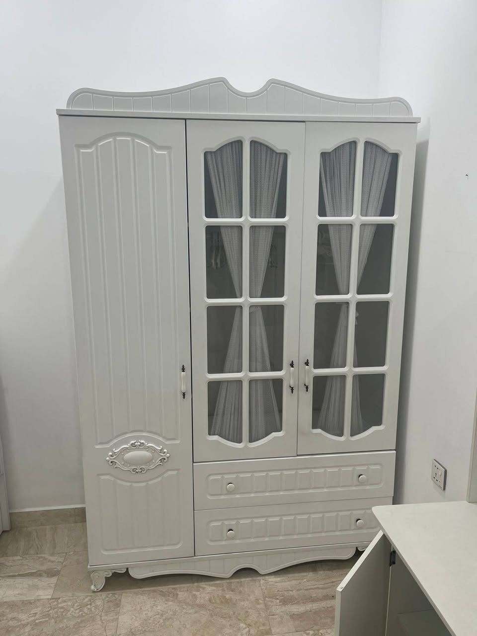 غرفه بناتية لبيع مكان اصليخ السعر ٥٠٠ وبي مجال اتصال عل رقم ***********
