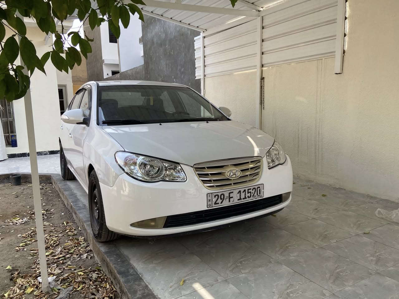 سلام عليكم ورحمة الله 
النترة 2011خليجية 
السيارة نضيفة 
بيها تبخير بالمكينة 
للاستفسار اكثر ***********
السعر 105وبيها مجال 
المكان واسط الصويرة
