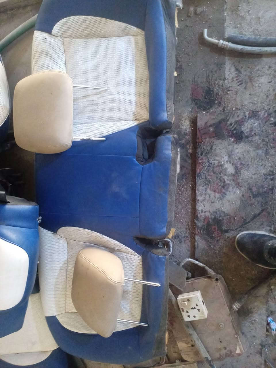 غرفه جارجر كامله معه ابطاين بيبان وكفر شاشه
وقبق محرك
عنوان سماوه
***********
