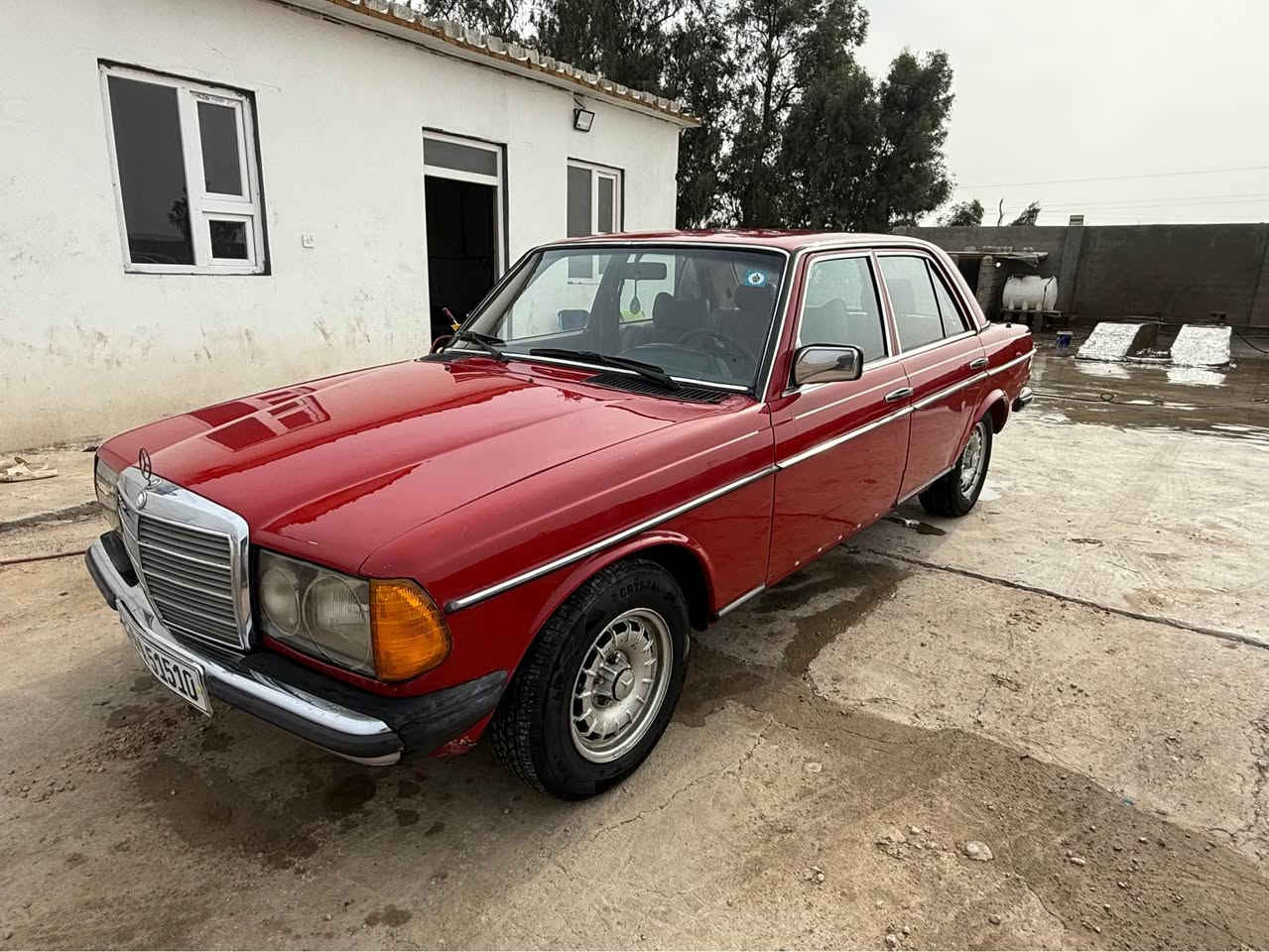 للبيع مارسيدس رقم ديالى مميز مشروع وطني سياره خير من الله اي نقص مابيها كير محرك  VVT جدد سياره مابيها نقص مكان ديالى السعر ٥٨ وبيها مجال *********** بغداد, العراق
