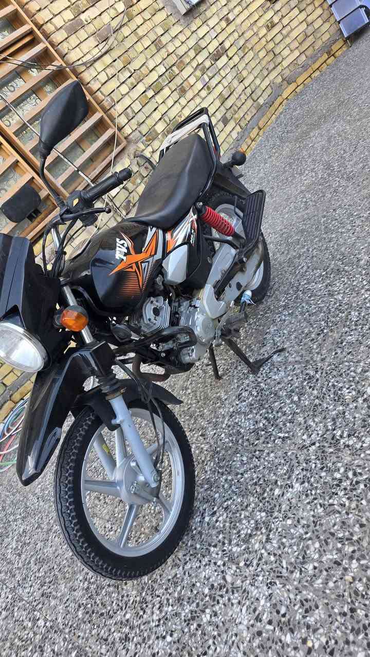 دراجه هندي TVS موديل 2021 طالعة من الوكيل بال 2023 مكفوله كفاله عامه برغي ما مفتوح بيهة مرقمة بأسمي كفالة اصوليات و نضافة السعر 2500000 مليونين ونص 
رقمي ***********
